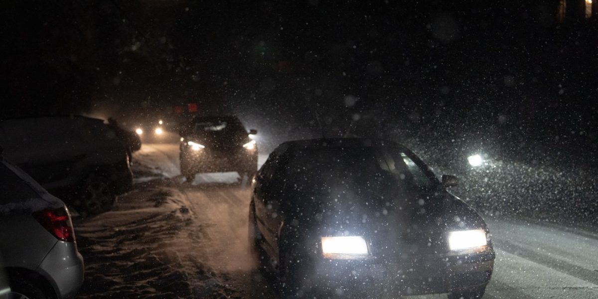 probleme-faruri-masina.jpg - JurnalUrban