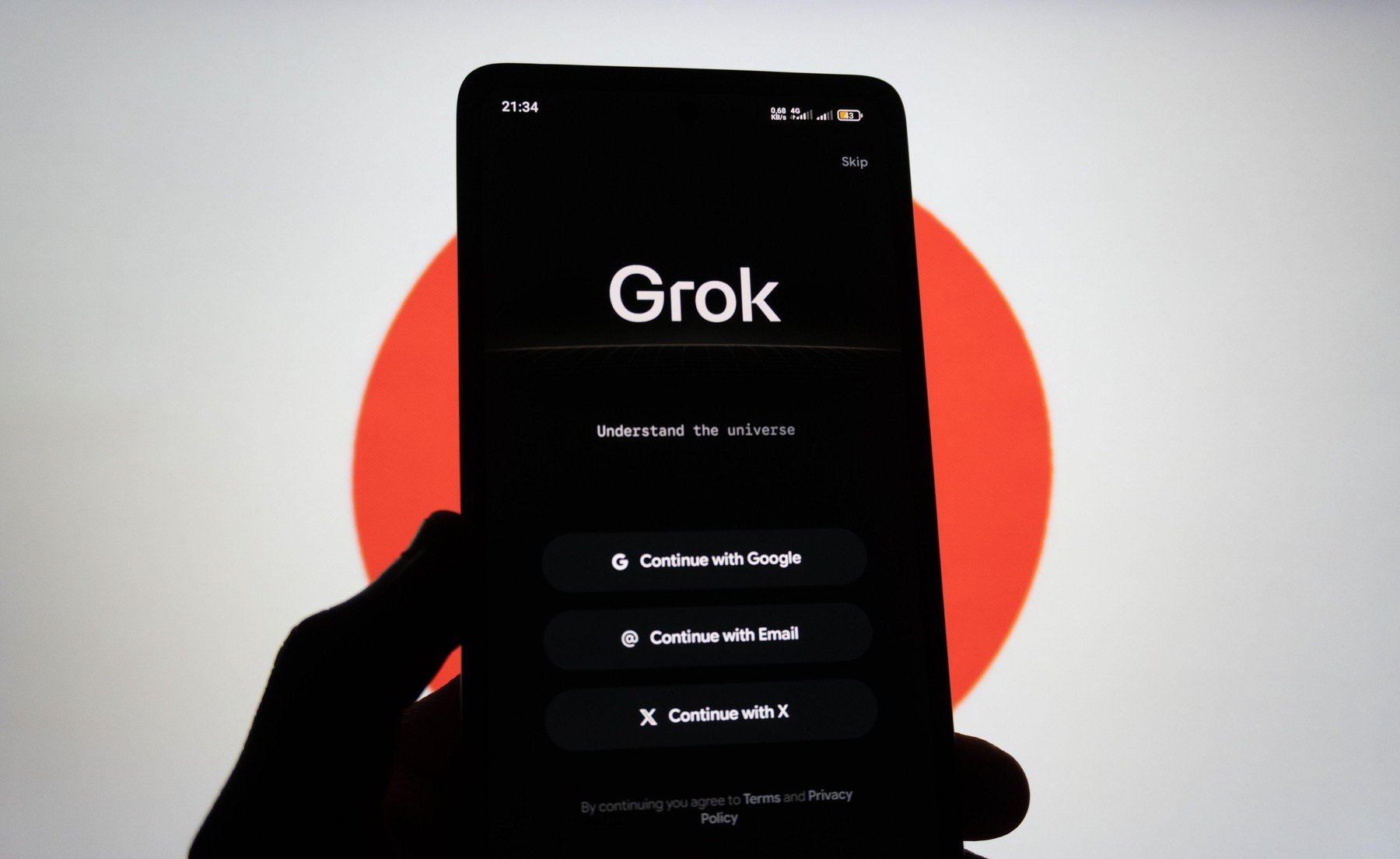 Elon Musk, prin intermediul platformei X și a chatbotului Grok, se confruntă cu acuzații grave de misoginism, după ce o postare generată automat de inteligența artificială a jignit-o pe Karin Keller-Sutter, ministrul de finanțe al Elveției