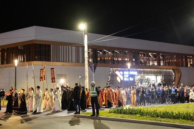 Aproximativ 3.000 de oameni, la procesiunea cu Sfântul Epitaf în Buzău