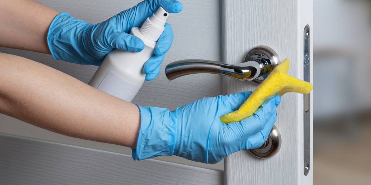 Produsele de curățenie, pericol SILENȚIOS: Inhalarea, mai gravă decât ingerarea