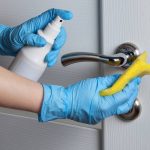 Produsele de curățenie, pericol SILENȚIOS: Inhalarea, mai gravă decât ingerarea