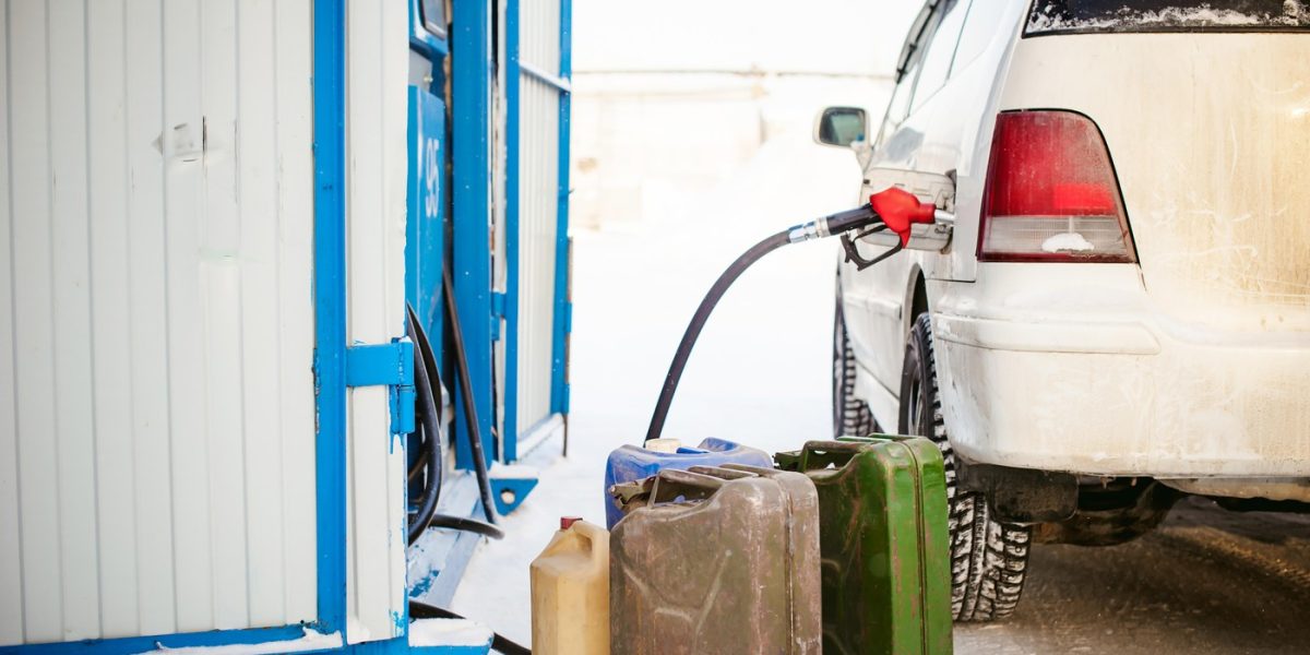 Poți alimenta cu canistră la benzinărie? Avertisment pentru șoferi
