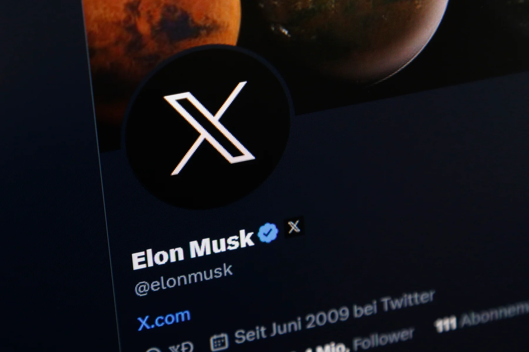 Elon Musk, anchetat în Franța: Conținut Ilegal pe X, inclusiv abuzuri