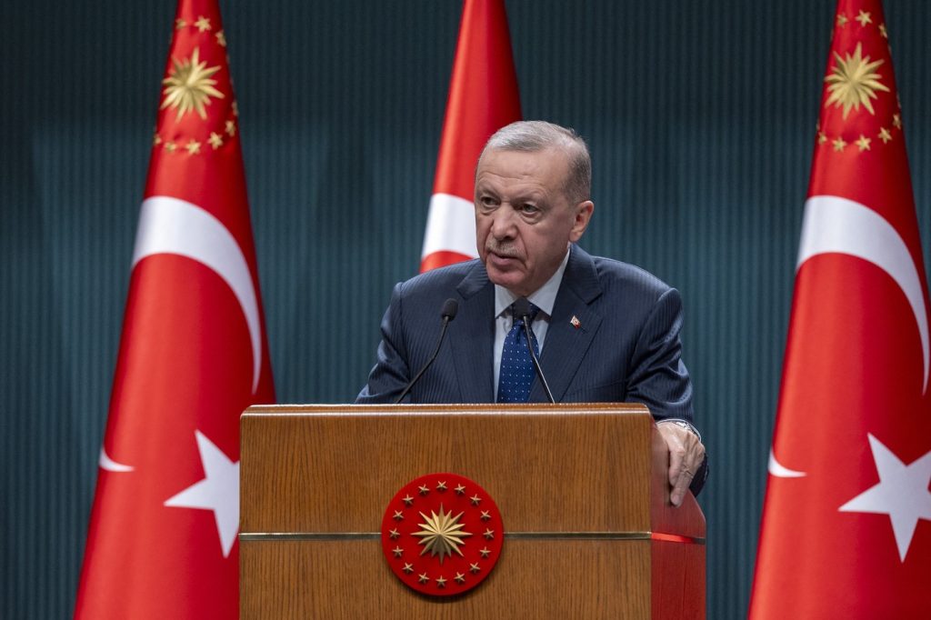 Erdogan, după masacru în școli: Restricții dure pentru arme