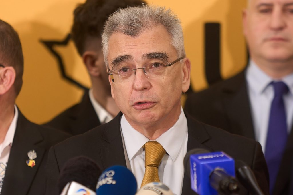 Pace – Întâi România dă MOȚIUNEA contra lui Bolojan. AUR, furios: „Nu ne-au consultat!”