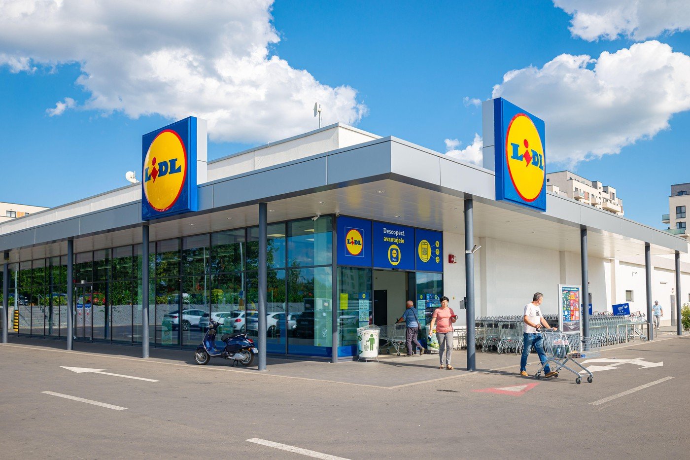 Lidl anunță programul special pentru Paștele din 2026 Magazinele Lidl vor avea un program prelungit în perioada premergătoare Paștelui, cu modificări în zilele de sărbătoare