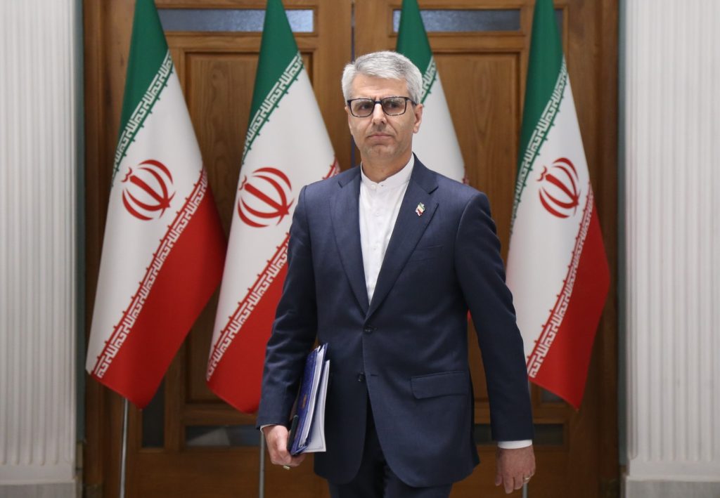 Iran și SUA: Negocierile debutează cu neîncredere. Teheranul denunță suspiciuni