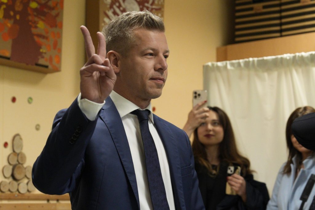 Magyar (TISZA): Orban l-a felicitat telefonic pentru victorie