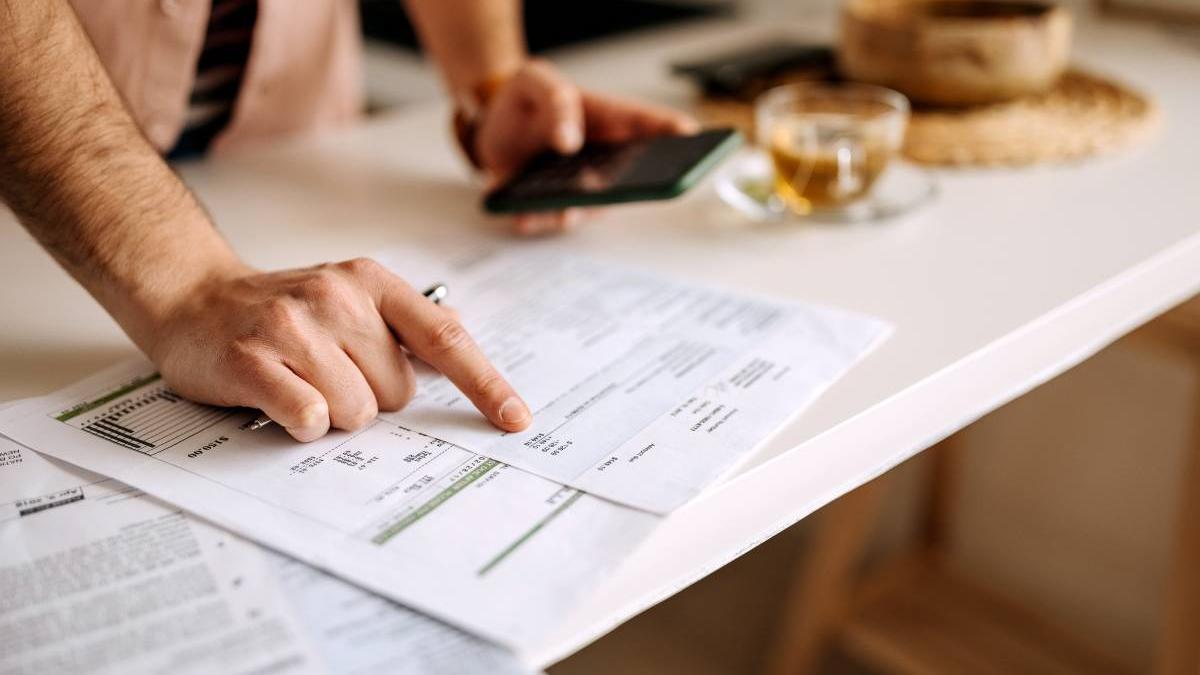 USR, propunere pentru români: Facturile în valută, calculate la cursul BNR