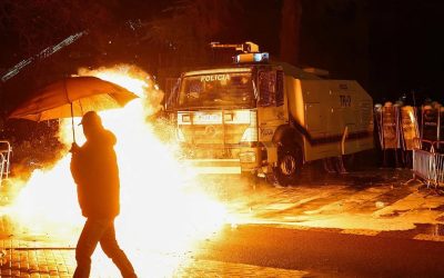 Albanezia: Peste 20 de arestări și parlamentari spitalizați la Tirana