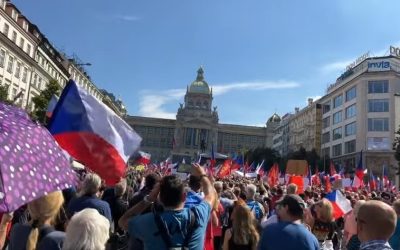 Mii de elevi și studenți protestează la Praga pentru radioul și TV publice