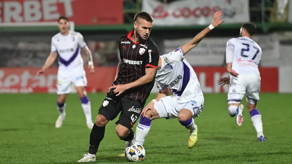 EXCLUSIV Pușcaș refuză operația: „Stau-n gheață”. Dinamovistul, sacrificiu uriaș