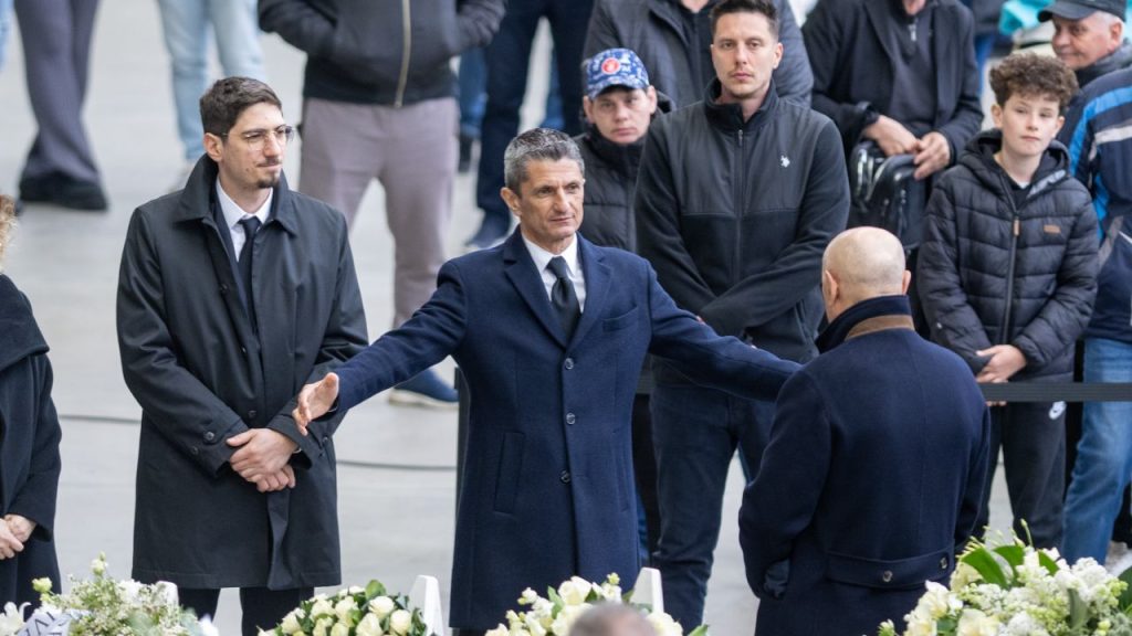 Grecii anunță: Decizia crucială pentru Răzvan Lucescu, după moartea lui Mircea