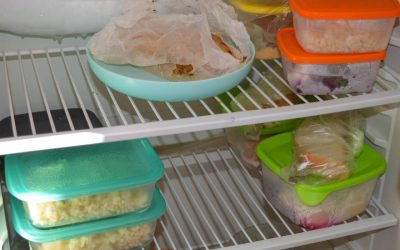 Cât rezistă mâncarea gătită în frigider? Greșelile fatale care provoacă toxiinfecții