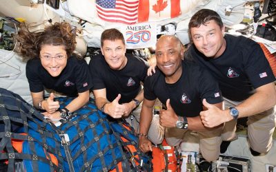 Astronauții ARTEMIS II, după 700.000 mile în jurul Lunii: Revedere emoționantă la Houston