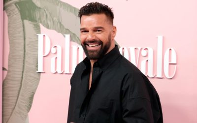 Spectacol total: Imagini memorabile de la sosirea vedetei în țară