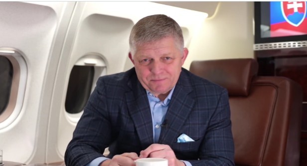 Slovacia, pe muchie de cuțit: Colaborează cu Magyar, dar îl „iubește” pe Orban