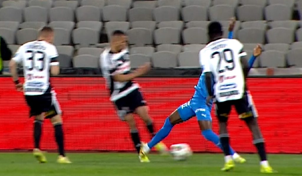 Mikel Etim, OUT după 20 de minute la U Cluj – Craiova: Mikanovic urlă de durere