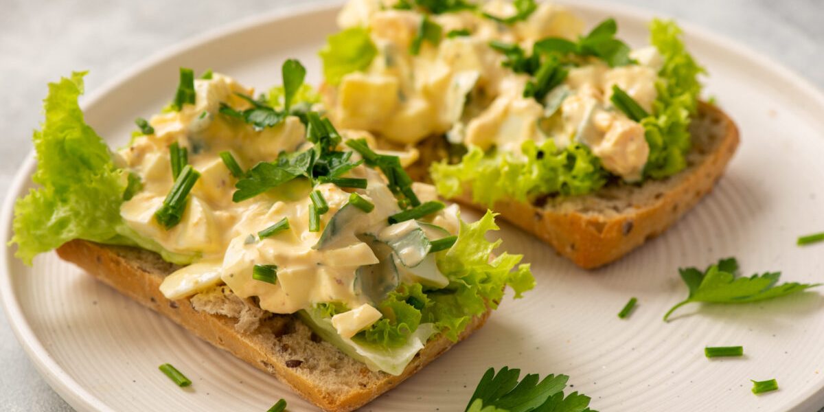 3 rețete de salată de ouă, gata-n 15 minute: Gustare rapidă sau sandvișuri delicioase