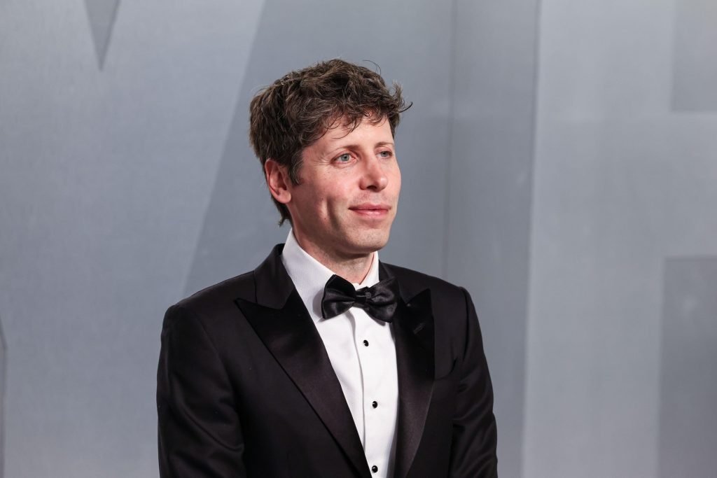 Relații tensionate și acuzații de manipulare la adresa lui Sam Altman IMAGINEA lui SAM ALTMAN, CEO-ul OpenAI, este umbrită de acuzații de manipulare și comportament imprevizibil, care vin din partea unor foști colaboratori și chiar a unor membri ai familiei