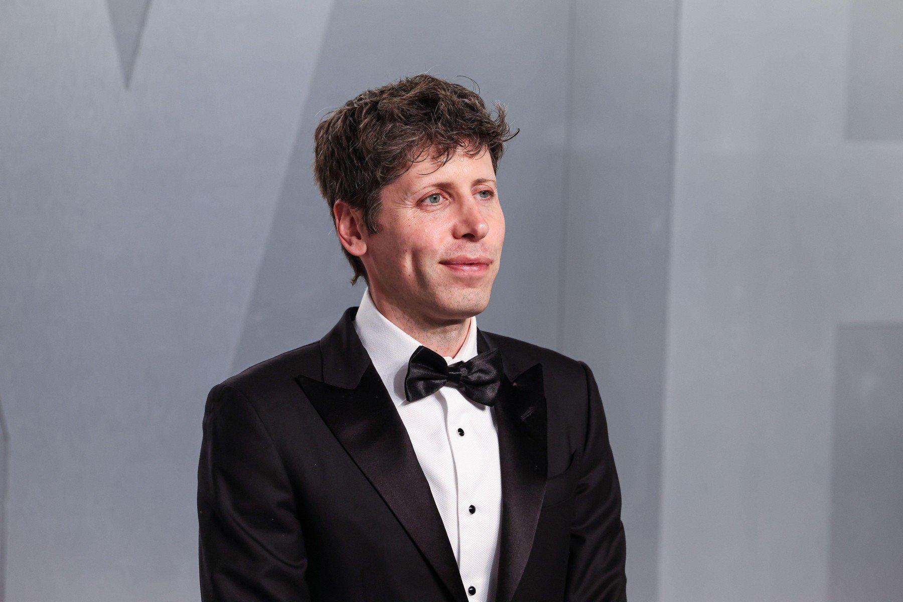 Relații tensionate și acuzații de manipulare la adresa lui Sam Altman IMAGINEA lui SAM ALTMAN, CEO-ul OpenAI, este umbrită de acuzații de manipulare și comportament imprevizibil, care vin din partea unor foști colaboratori și chiar a unor membri ai familiei