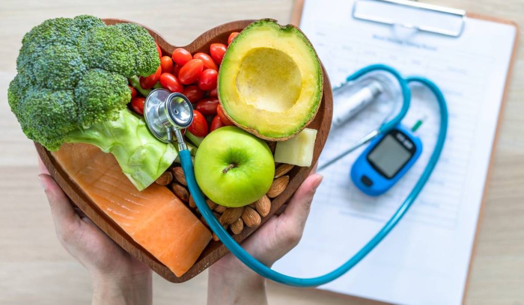 Ce evită cardiologii după 18:00? Reguli simple pentru inima ta