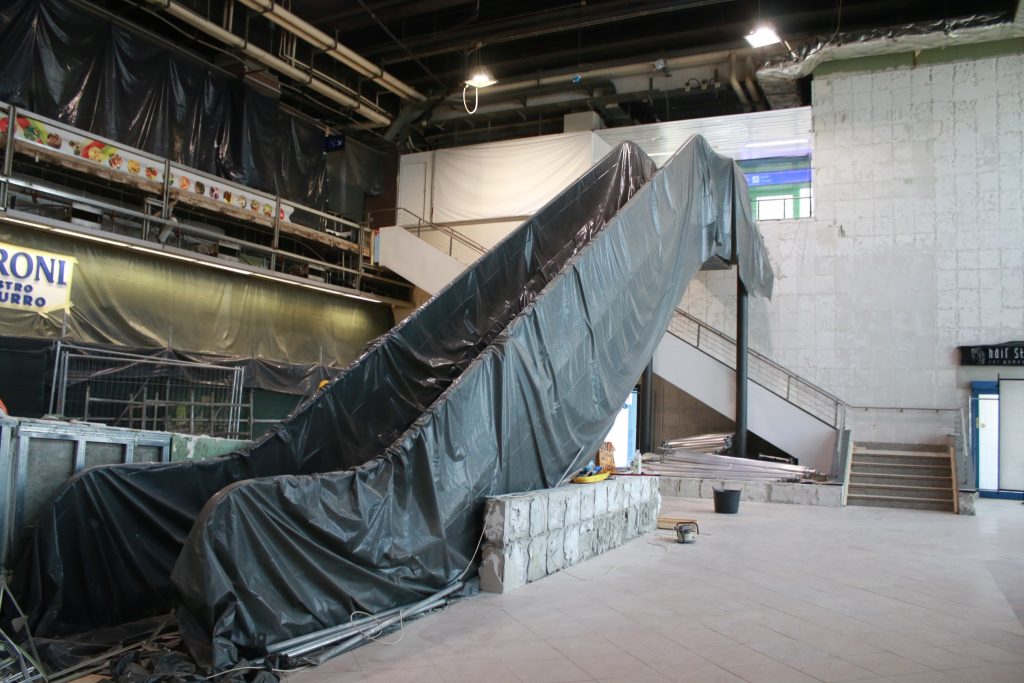 Aeroportul Otopeni: 24 milioane lei pentru lifturi, scări și trotuare rulante noi!