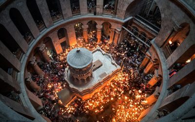 Sfânta Lumină a venit la Ierusalim: Când ajunge în România