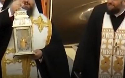 Sfânta Lumină de la Ierusalim, în România: Flacăra a ajuns la credincioși