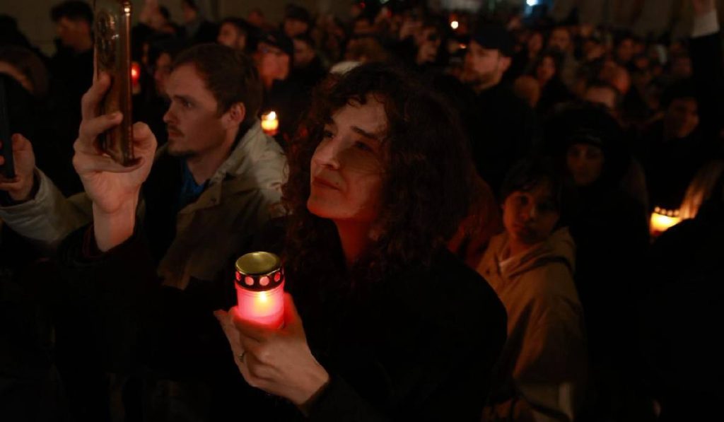 Hristos a Înviat! Imagini spectaculoase de la slujba de Înviere cu Patriarhul Daniel