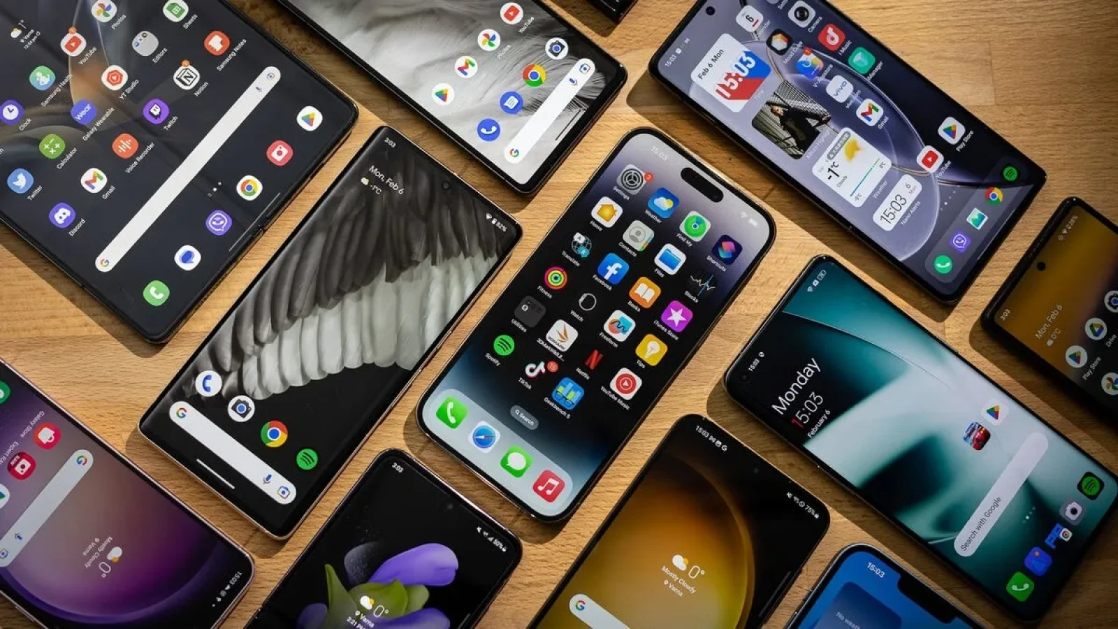 UE lovește puternic producătorii de telefoane: Baterii veșnice din 2027