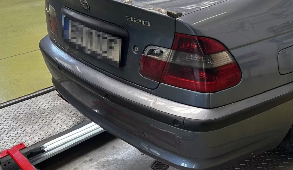 Șofer român, amendat cu 2.800 de euro în Elveția: Mașina, „un miracol” și 26 de zile de închisoare