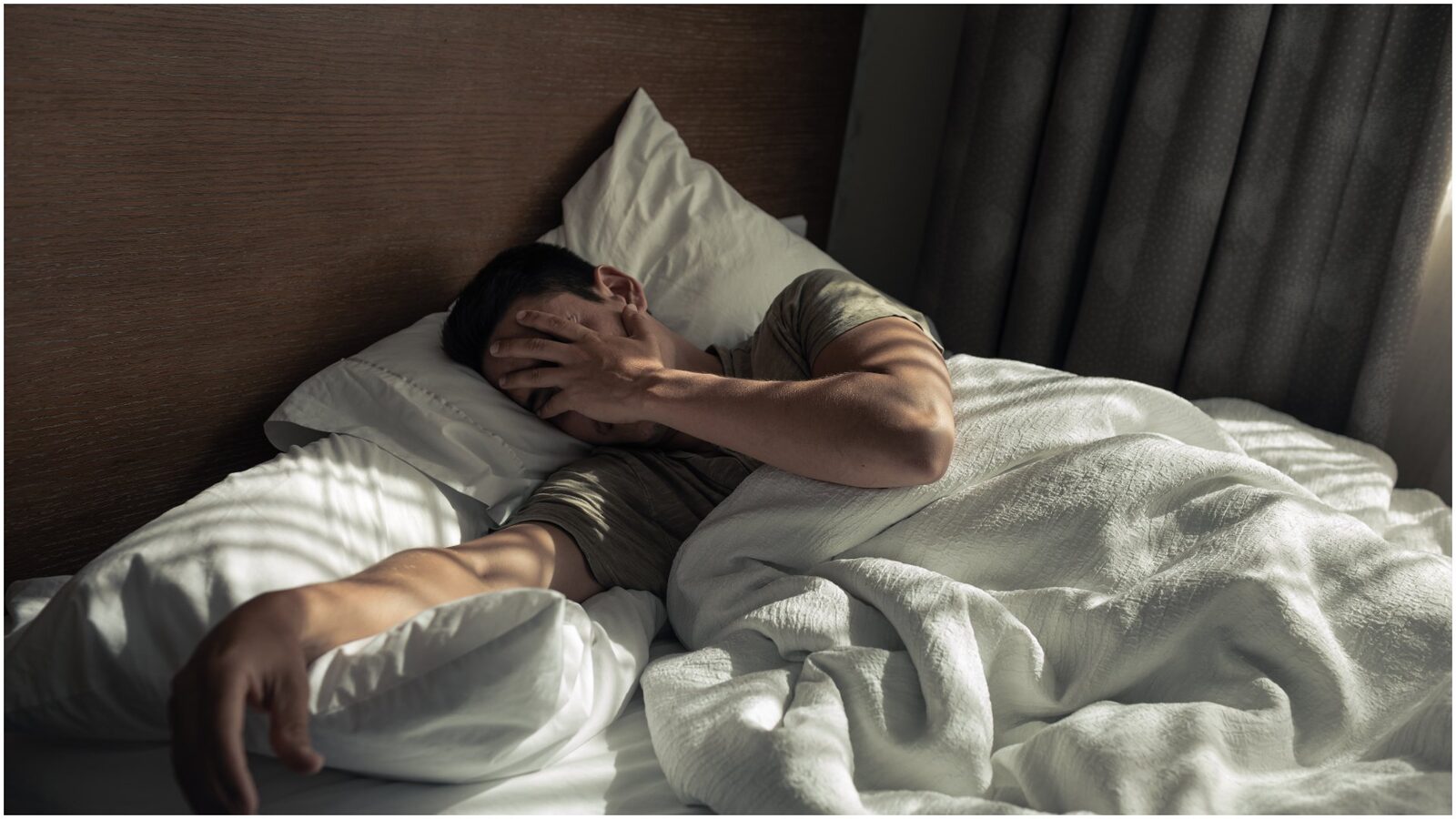 Românii, cu ochii-n lacrimi: Problemele financiare le dau insomnii