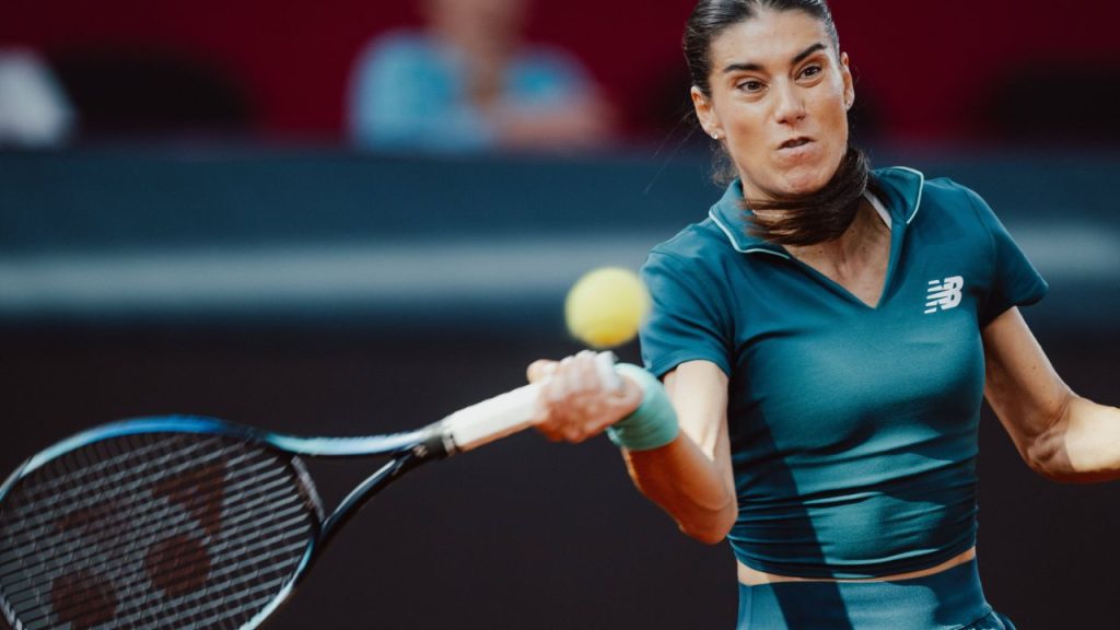 Sorana Cîrstea a sărbătorit cu victorie aniversarea pe zgura din Linz Sorana Cîrstea, una dintre cele mai cunoscute jucătoare de tenis din România, a obținut o victorie importantă la turneul de la Linz, Austria