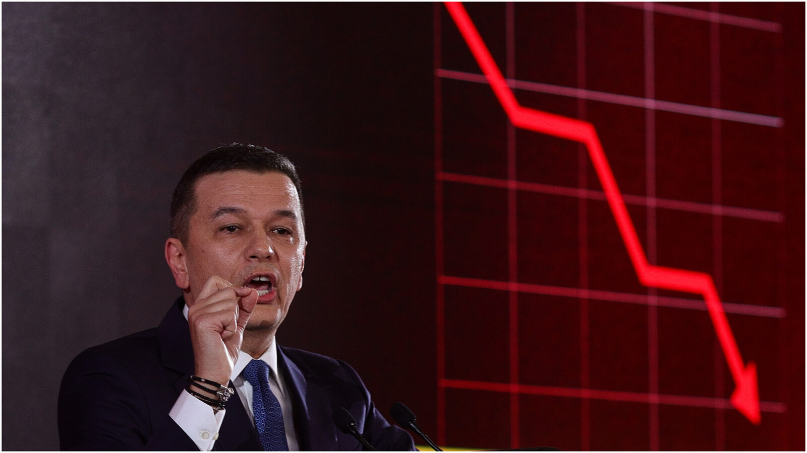 Criza politică zguduie Piața Victoriei: Ion Bogdan Lefter, la Europa FM