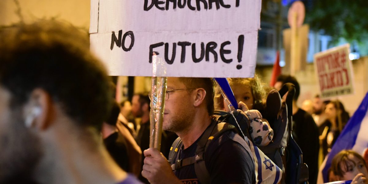 Ce viitor are democrația? Analiza globală după era Donald Trump și în Europa