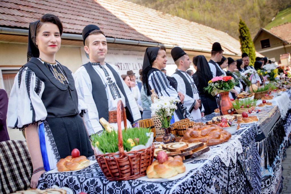 S-a întors „Statu la vase”? Un obicei de Paște, din nou la modă