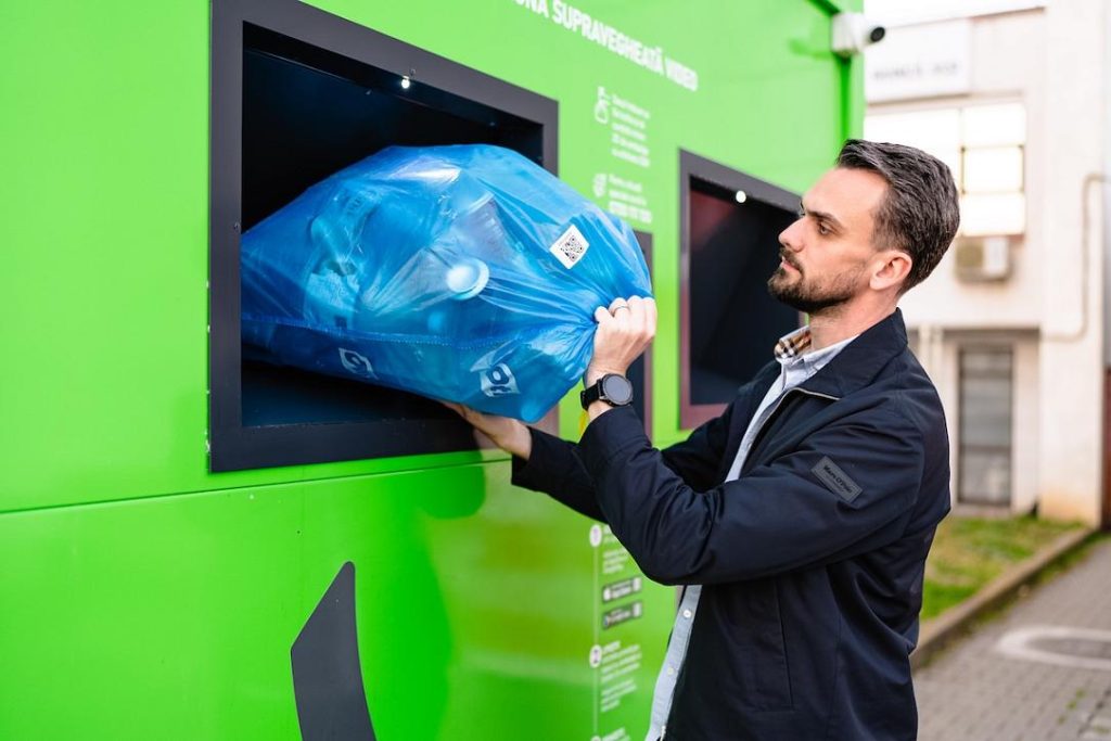 IZI, soluția de reciclare din România, ajunge la un milion de pachete colectate