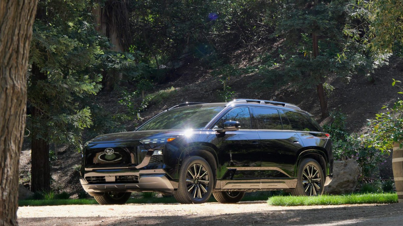 Un SUV electric de la SUBARU promite performanțe, spațiu generos și tehnologie avansată Noul model electric de la SUBARU, denumit GETAWAY, se prezintă ca un SUV de familie cu performanțe remarcabile, spațiu interior generos și tehnologie de ultimă generație