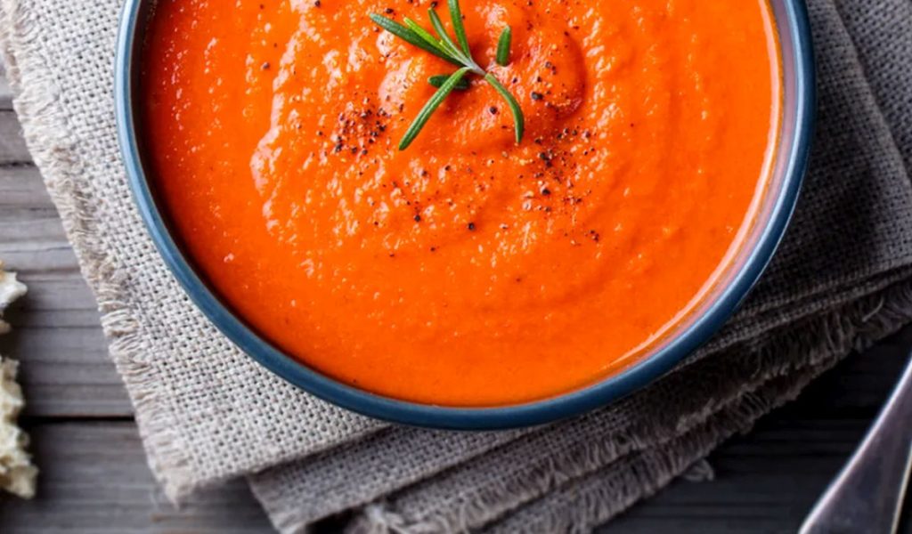 Brânză Feta la cuptor: Supă cremoasă, gata-n câteva minute