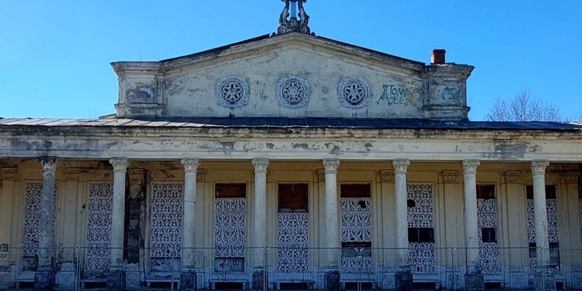 teatrul-de-vara-nicolae-balcescu.jpeg - JurnalUrban