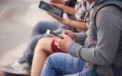 UE schimbă tot: Telefoanele mobile se vor transforma radical din 2027