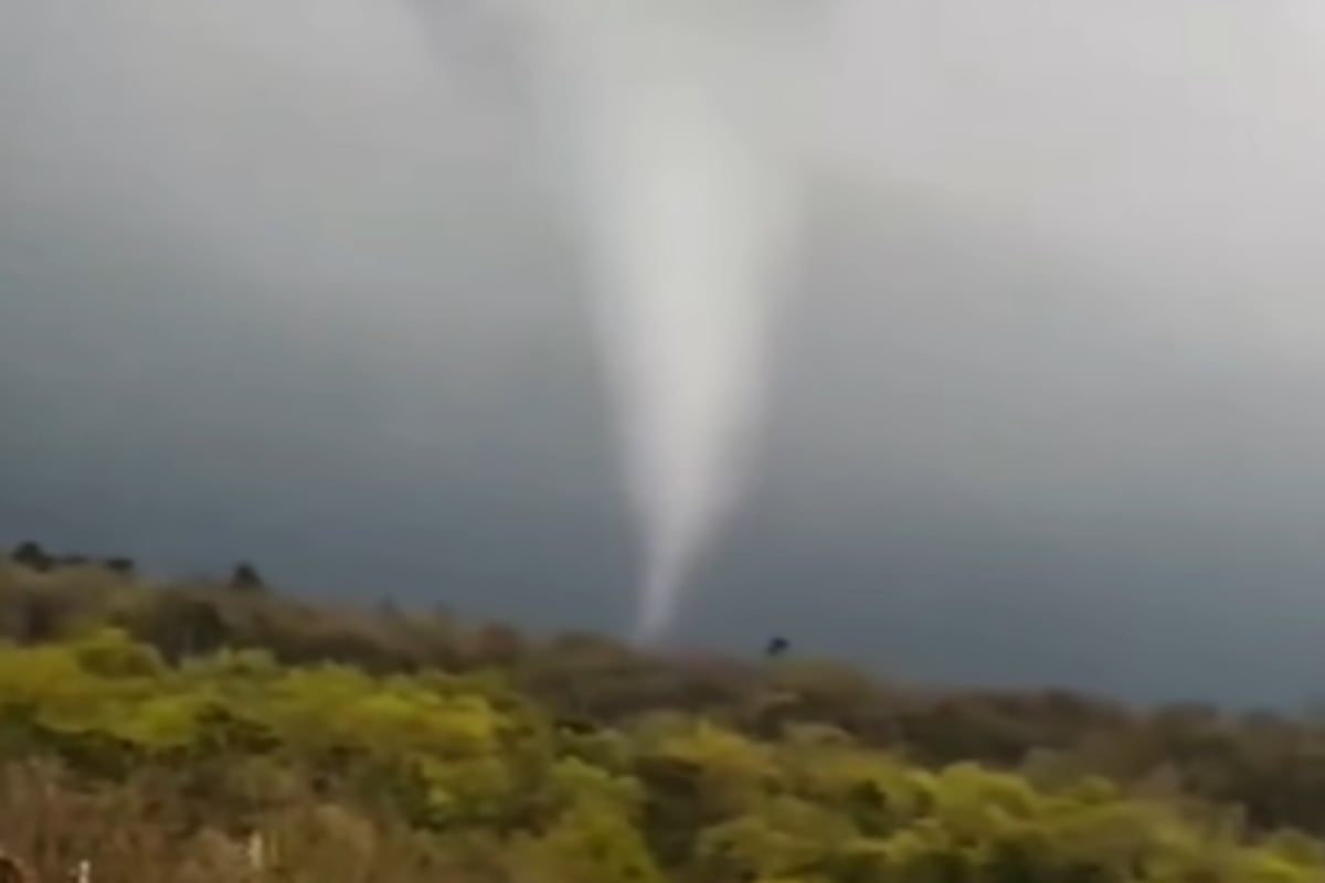 Tornadă în Mureș: Meteorologii, despre ce va urma în România