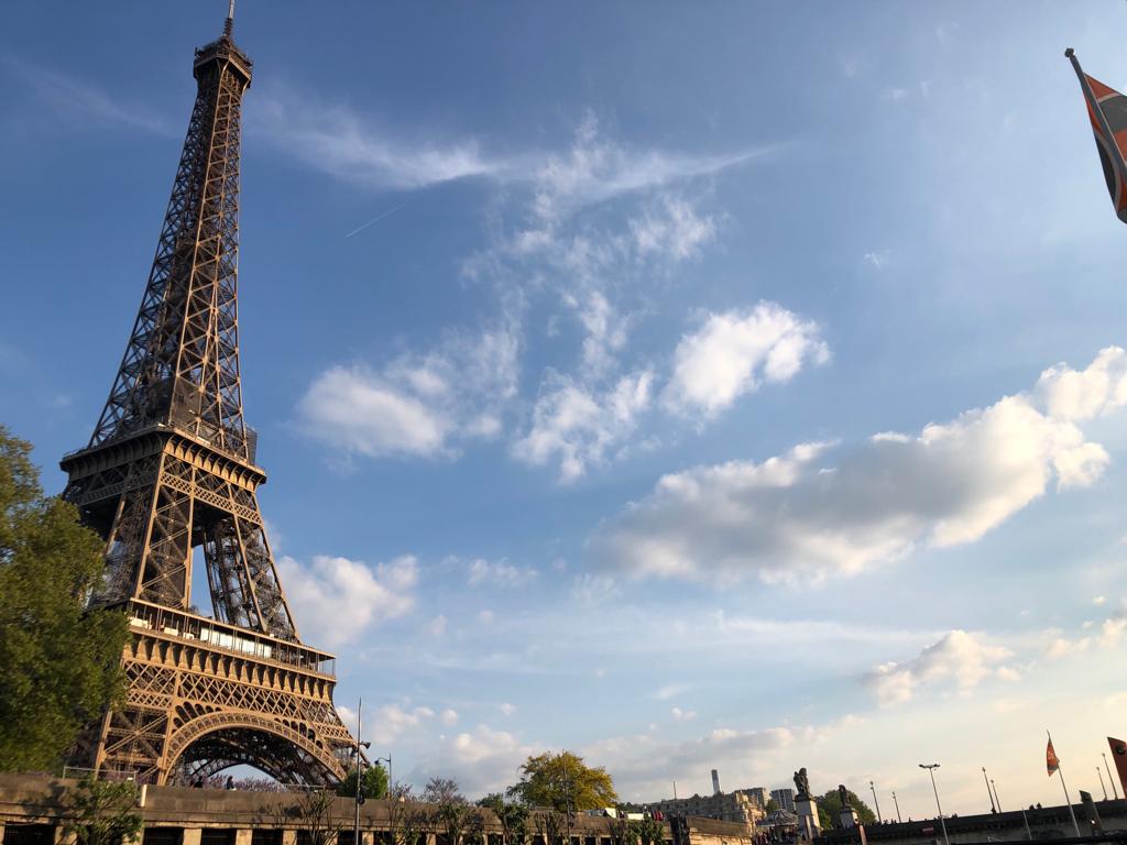 Capitala franceză, Paris, se transformă sub ochii noștri, cu o reconfigurare urbană îndrăzneață condusă de primarul în exercițiu, Anne Hidalgo