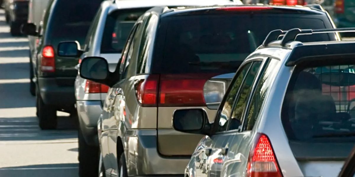 Agonizează Bucureștiul: Cozi infernale pe A1 și DN1, vineri după-amiaza