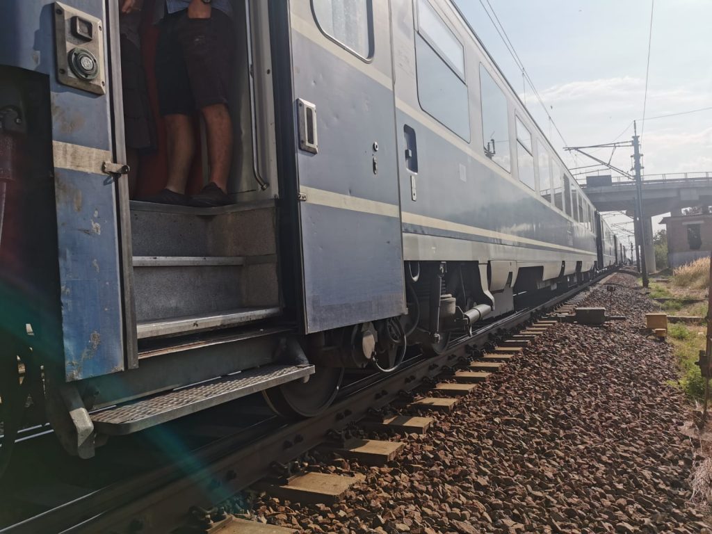 Constanța – Mangalia: Trenuri de 1 Mai, apoi iar bariere pe CFR