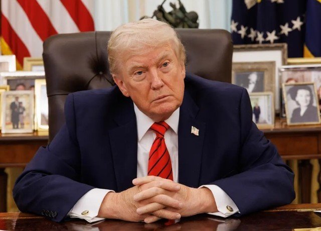 Trump, atac la Papa și Iran: „Inacceptabil” bomba nucleară după „42.000 de morți”