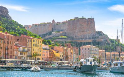 Corsica, blocată de furia motorinei: Turiștii, izolați. Porturile, închise