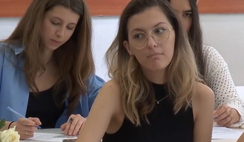 Ultimul sprint spre vacanță: Greul începe pentru elevii de „liceu” în România