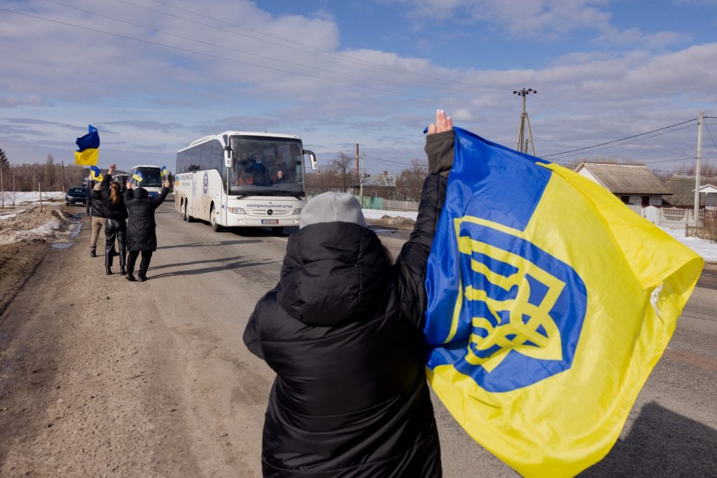 Ucraina refuză lupta cu rușii și e lovită de sancțiuni